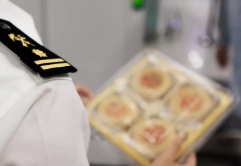 月餅并不是想帶就能帶！海關(guān)人眼中的月餅分類，了解一下！