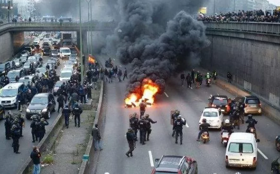 法國大罷工進(jìn)入第4周，船公司拒靠港貨物被延誤，外貿(mào)物流業(yè)在遭殃！