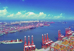 面對(duì)過剩運(yùn)力的增加，該裁撤服務(wù)航線還是發(fā)空白航班？