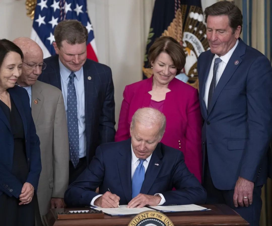 拜登簽署！解讀美國《海運改革法》，對集運業(yè)影響幾何？